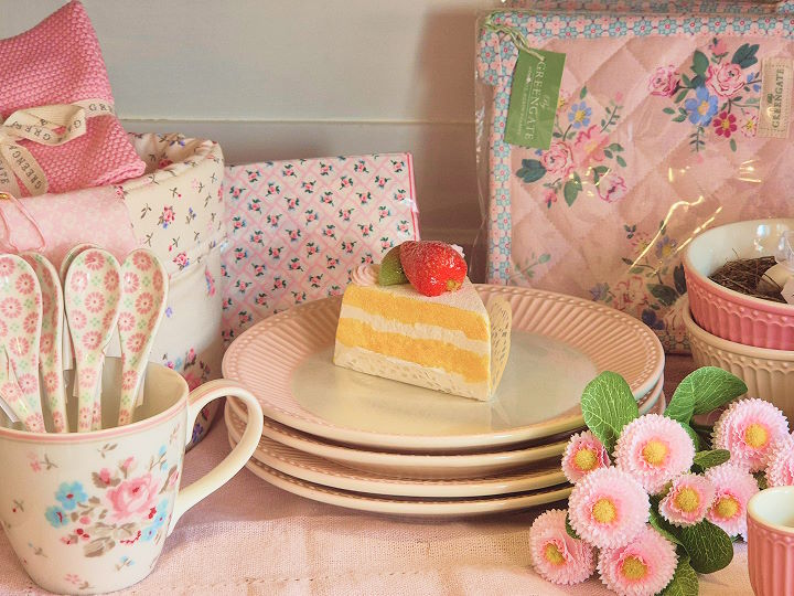 Keramik und Papier-Deko